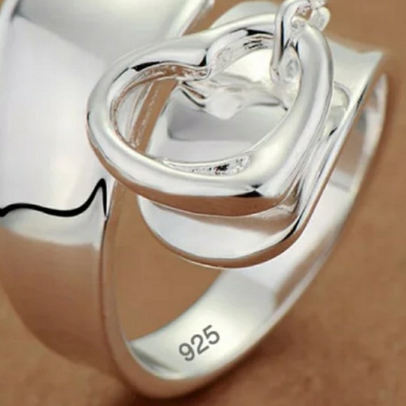 .925 Twisted Hearts Ring - Picture 5 of 7